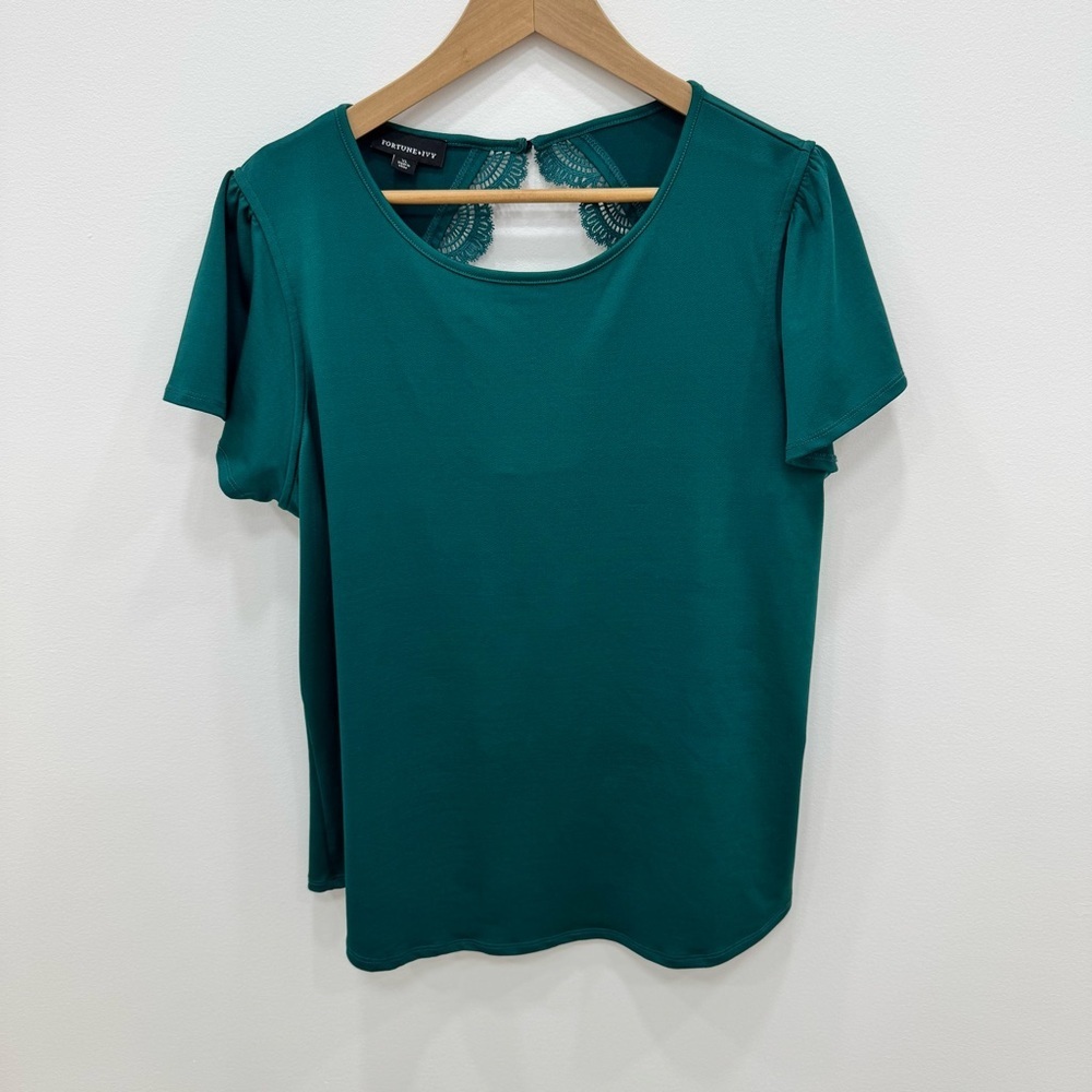 Fortune + Ivy Back Cut Out Lace Detail Knit Top in Green Size XL New without tag